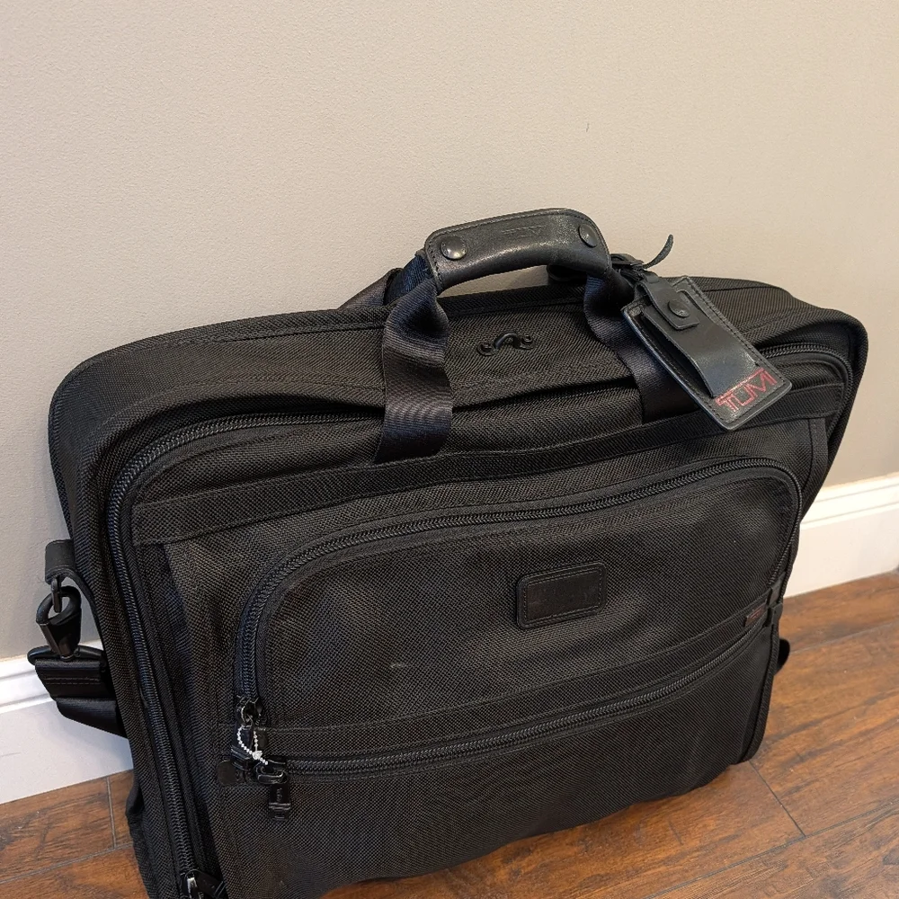 🖤 Vintage TUMI Alpha Nylon Professional Hangable Multipocket Garment Bag, Black